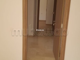 Bel appartement en location en Centre Ville. 4 pièces confortables. Parking et jardin - Appartement à louer - Temara