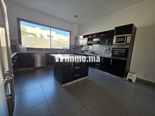 Villa moderne avec piscine résidence fermée Bouskoura - Villa à louer
