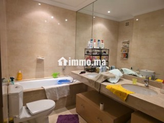 Grand appartement en résidence fermée - Appartement à vendre - Casablanca
