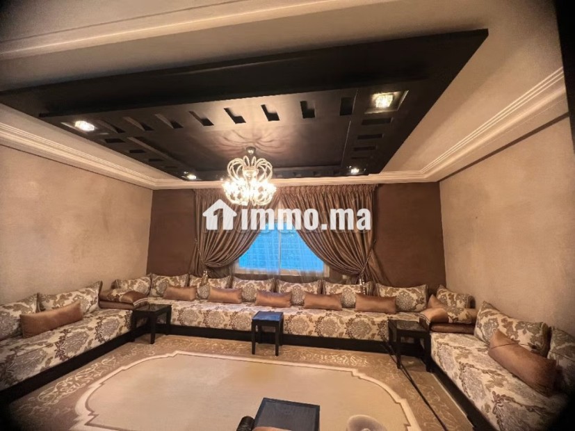 Villa de haut standing à vendre à El Menzeh. 6 pièces. Système de parabole et salon marocain - Vente Immobilier - Autre - photo 1