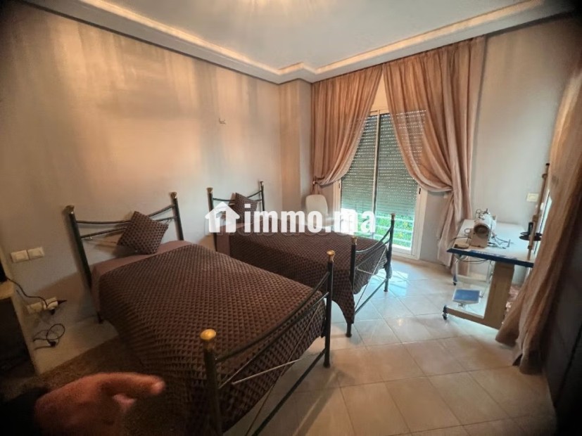 Villa de haut standing à vendre à El Menzeh. 6 pièces. Système de parabole et salon marocain - Vente Immobilier - Autre - photo 7