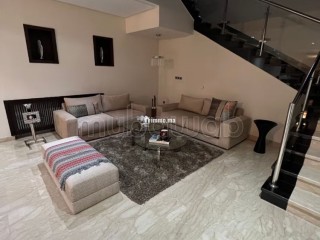 Maison de haut standing à vendre à Souissi. 10 pièces. Piscine et air conditionné - Maison à vendre - Rabat
