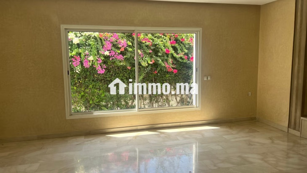 Splendide villa à vendre à Riyad. 4 belles chambres. Cheminée et garage - Vente Immobilier - Rabat - photo 3