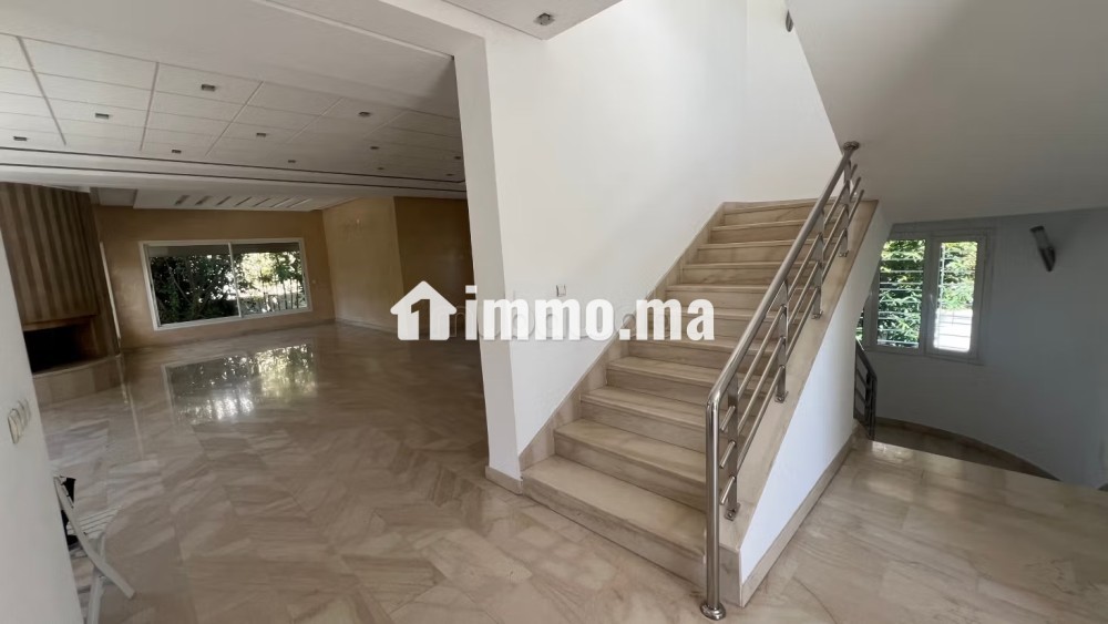 Splendide villa à vendre à Riyad. 4 belles chambres. Cheminée et garage - Vente Immobilier - Rabat - photo 4