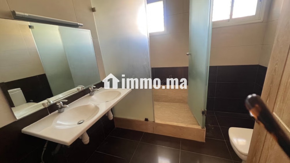 Splendide villa à vendre à Riyad. 4 belles chambres. Cheminée et garage - Vente Immobilier - Rabat - photo 5