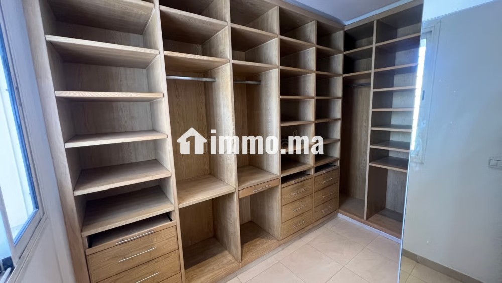 Splendide villa à vendre à Riyad. 4 belles chambres. Cheminée et garage - Vente Immobilier - Rabat - photo 8