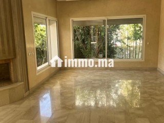 Splendide villa à vendre à Riyad. 4 belles chambres. Cheminée et garage - Villa à vendre - Rabat