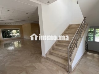 Splendide villa à vendre à Riyad. 4 belles chambres. Cheminée et garage - Villa à vendre - Rabat