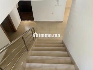Splendide villa à vendre à Riyad. 4 belles chambres. Cheminée et garage - Villa à vendre - Rabat