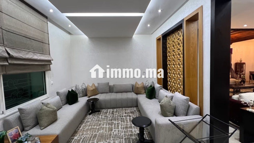 Coquette Villa de haut standing à vendre à Riyad. Superficie 500 m². Tout confort avec cheminée et climatisation - Vente Immobilier - Rabat - photo 3