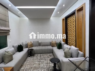 Coquette Villa de haut standing à vendre à Riyad. Superficie 500 m². Tout confort avec cheminée et climatisation - Villa à vendre - Rabat