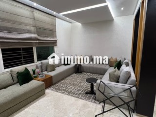 Coquette Villa de haut standing à vendre à Riyad. Superficie 500 m². Tout confort avec cheminée et climatisation - Villa à vendre - Rabat