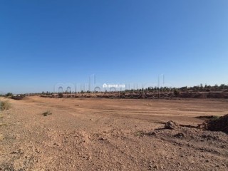 A 6 km du centre dans un quartier résidentiel avec hôtels luxueux et golf, magnifiques terrains lotis - Terrain à vendre - Marrakech