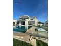 Villa en vente avec piscine privée en bord de mer - miniature 1
