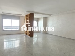 Apparemment refait à neuf à louer vide - Appartement à louer - Casablanca