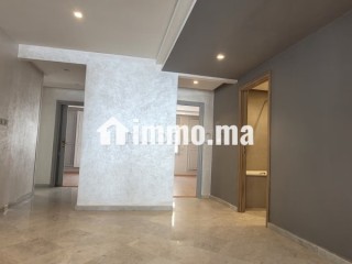 Apparemment refait à neuf à louer vide - Appartement à louer - Casablanca