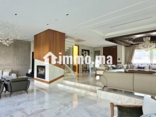 Villa neuve, moderne et luxueusement meublée - Villa à louer - Casablanca