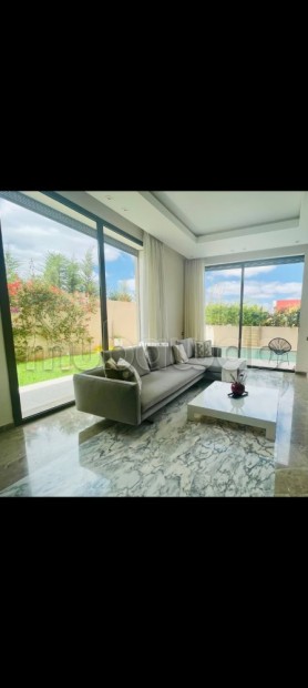Maison de luxe à vendre à Route Casablanca. 5 chambres agréables - Vente Immobilier - Marrakech - photo 1