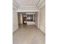 Studio en location la ville haute - miniature 3