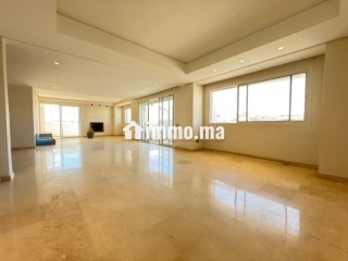Tres rare appartement 3 façades avec terrasse sans vis a vis étage élevé - Appartement à vendre - Casablanca