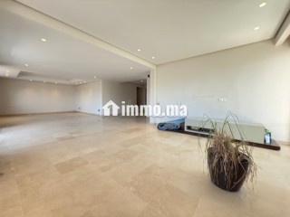 Tres rare appartement 3 façades avec terrasse sans vis a vis étage élevé - Appartement à vendre - Casablanca