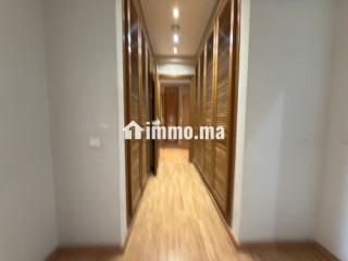 Tres rare appartement 3 façades avec terrasse sans vis a vis étage élevé - Appartement à vendre - Casablanca