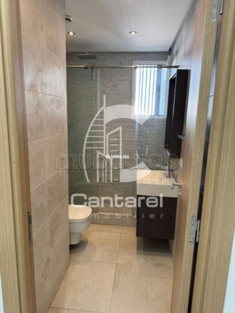 Beaux bureaux à louer à Casablanca Finance City.
Superficie 81 m².
Garage - Location Immobilier - Casablanca - photo 3