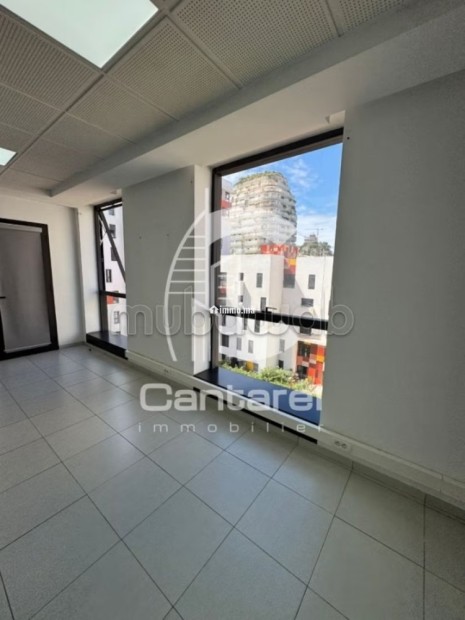 Beaux bureaux à louer à Casablanca Finance City.
Superficie 81 m².
Garage - Location Immobilier - Casablanca - photo 4