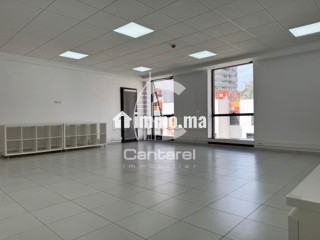 Beaux bureaux à louer à Casablanca Finance City.
Superficie 81 m².
Garage - Bureau à louer - Casablanca