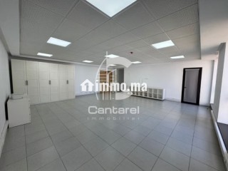 Beaux bureaux à louer à Casablanca Finance City.
Superficie 81 m².
Garage - Bureau à louer - Casablanca