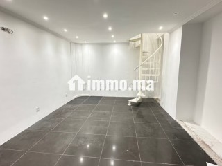 Local commercial usage bureau espace porte D’anfa - Bureau à louer - Casablanca