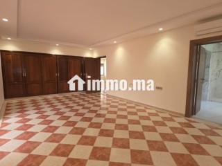 Villa à louer à Souissi usage habitation ou Bureau - Villa à louer - Rabat