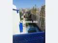 Villa avec piscine et jardin - miniature 3