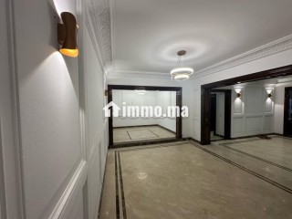 Bel Appartement à vendre derrière clinique Maghreb - Appartement à vendre - Casablanca