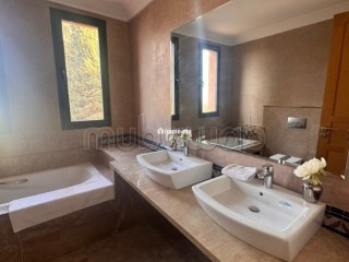 Location villa de luxe à Tassoultante.
Surface totale 230 m².
Meublé - Villa à louer - Autre