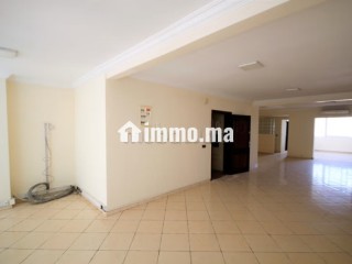 Casabelvedere prox tgv loue bureau 130 m² bon prix - Bureau à louer - Casablanca
