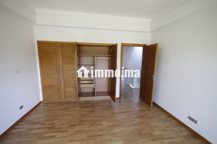 loue-luxe-villa-moderne-700-m2-piscin-residence-big-12