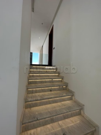 magnifique-villa-a-vendre-a-quartier-el-menzah-5-belles-chambres-climatisation-et-piscine-big-14