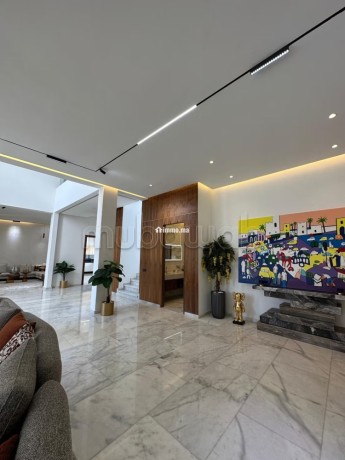 magnifique-villa-a-vendre-a-quartier-el-menzah-5-belles-chambres-climatisation-et-piscine-big-8