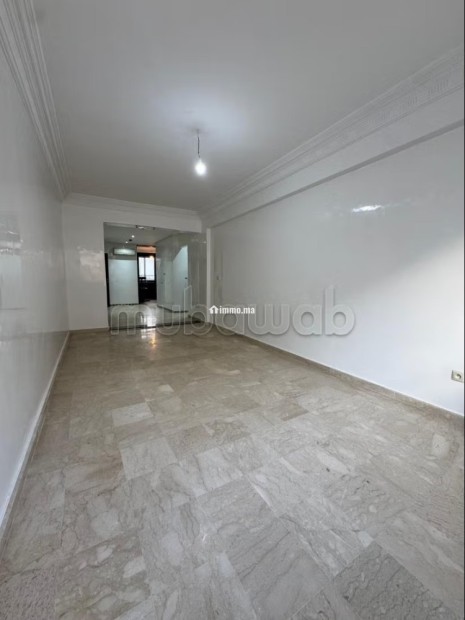Appartement en vente à Bourgogne Ouest. Surface totale 80 m². Ascenseur et garage - Vente Immobilier - Casablanca - photo 1