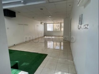 Bureaux à louer à Bourgogne Ouest.
Superficie 73 m².
Porte blindée et résidence sécurisée - Bureau à louer - Casablanca