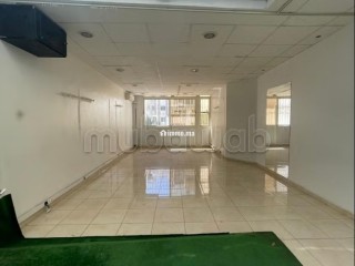 Bureaux à louer à Bourgogne Ouest.
Superficie 73 m².
Porte blindée et résidence sécurisée - Bureau à louer - Casablanca