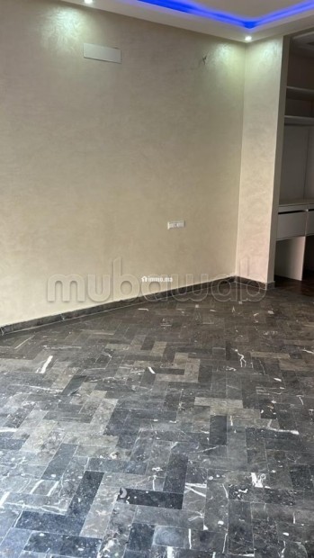 Bel appartement à vendre à Anza.
Superficie 120 m².
Terrasse - Vente Immobilier - Agadir - photo 3