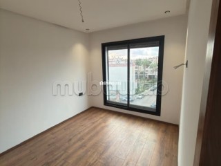 Studio neuf avec balcon, quartier Riviera - Appartement à louer - Casablanca
