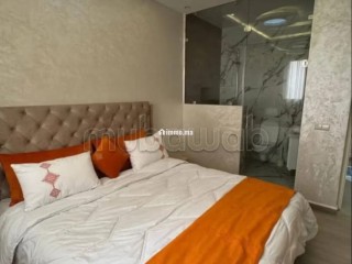 Location d'un appartement à Azrou. Surface de 98 m². Salon traditionnel et porte blindée - Appartement à vendre - Azrou