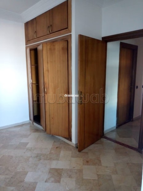 Très bel appartement en location à Agdal. 3 pièces confortables. Ascenseur et places de parking - Location Immobilier - Rabat - photo 3