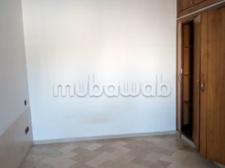 Très bel appartement en location à Agdal. 3 pièces confortables. Ascenseur et places de parking - Appartement à louer - Rabat