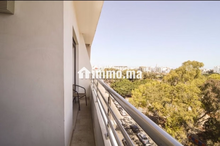 Top studio meuble avec terrasse sans vis a vis - Location Immobilier - Casablanca - photo 4