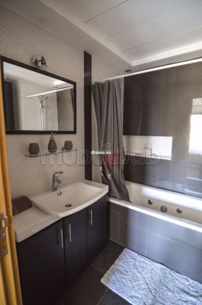 Top studio meuble avec terrasse sans vis a vis - Location Immobilier - Casablanca - photo 5