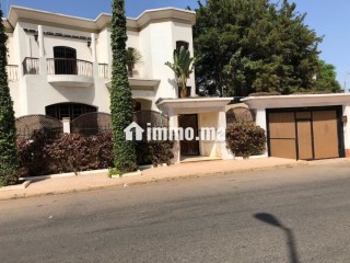 Villa à rénover à usage commercial ou Professionnel - Villa à louer - Casablanca